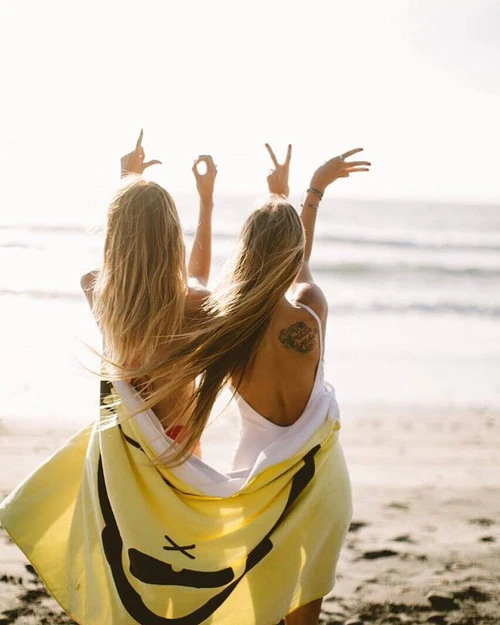 Sun Bum Revitalizing Shampoo | Beach Lovers Shampoo | 300ml | Hair Product For Surfers - Image 2